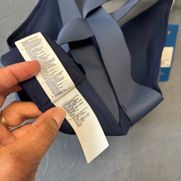 New Brooks Moves with Me Run Sports Bra Performance Track Sports Athletic 32A XS - Picture 4 of 9